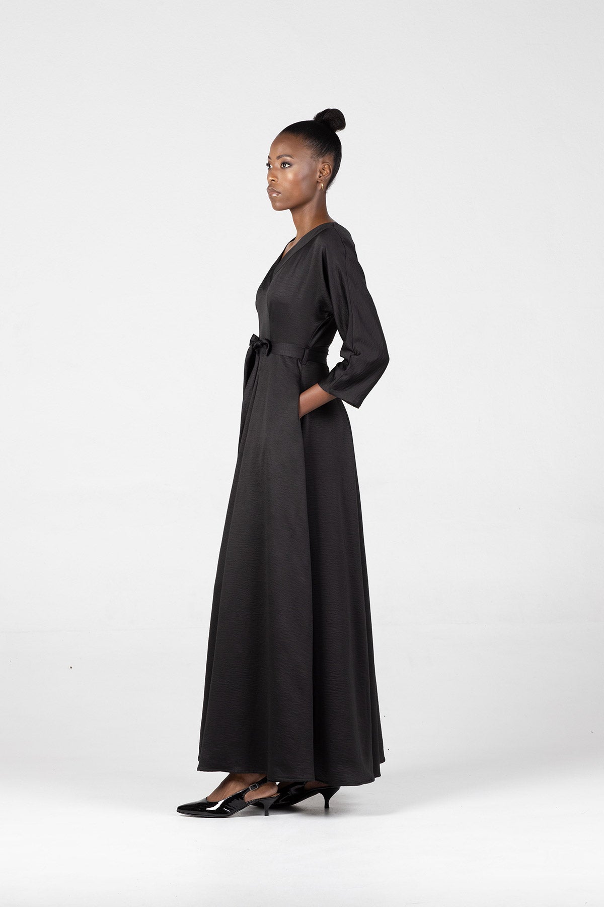 靴 KK DRESS THE LIFE Black Collection Amanda Laird Cherry Tugela Black Satin Dress – The Space SA