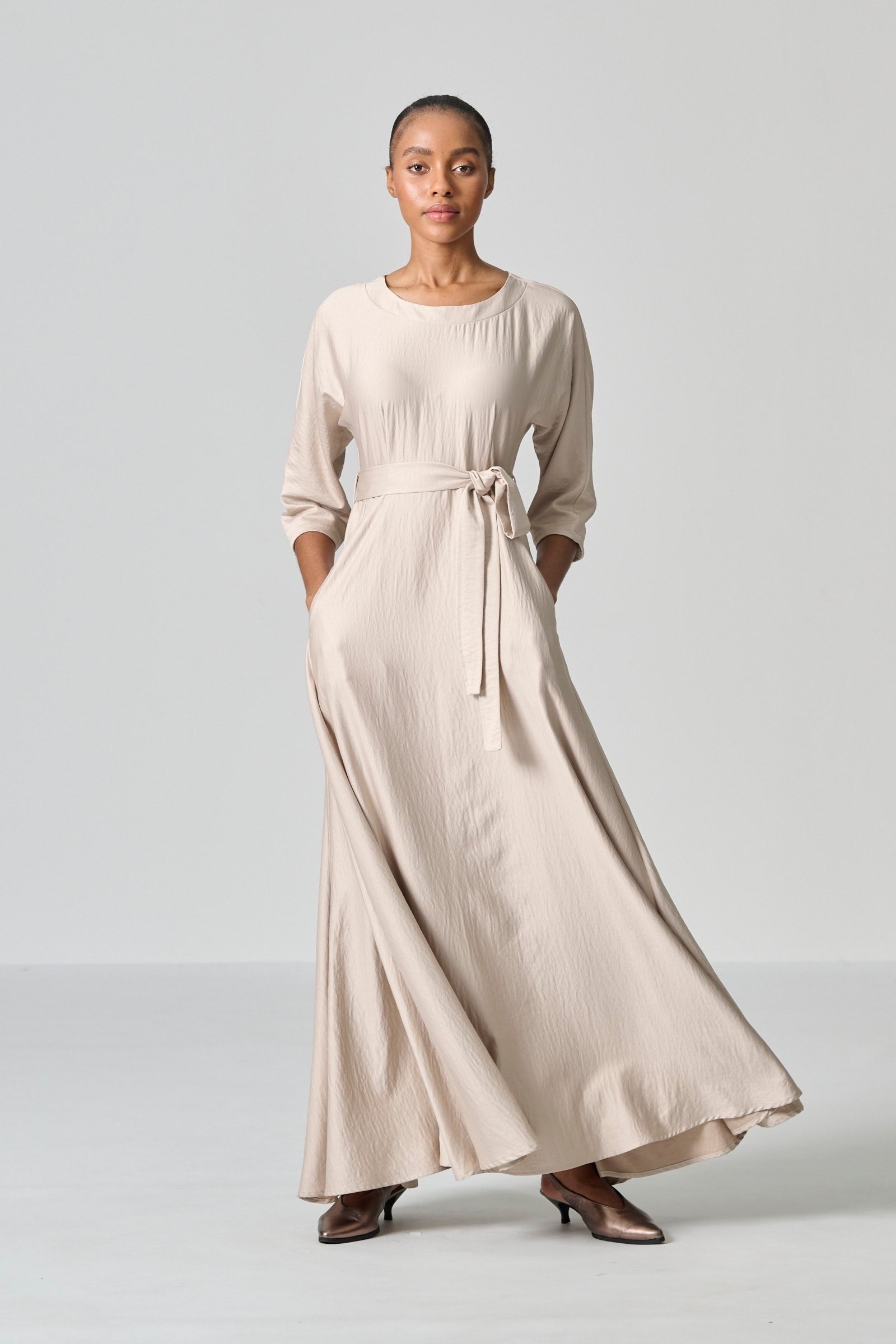 Amanda Laird Cherry Nile Dark Champagne Satin Dress – The Space SA
