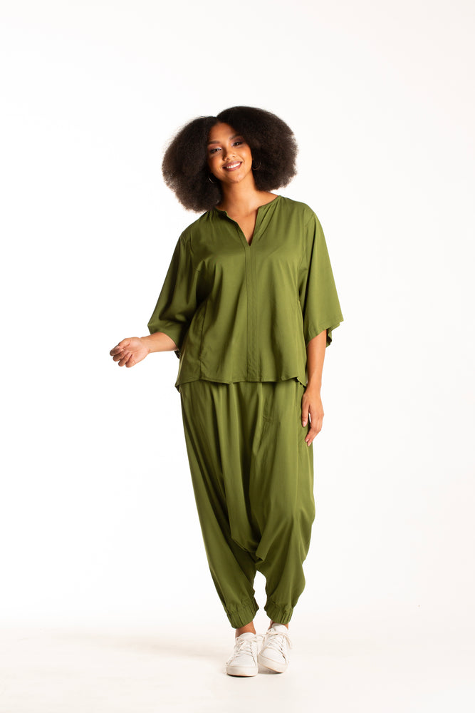 Amanda Laird Cherry Mohlesi Pants