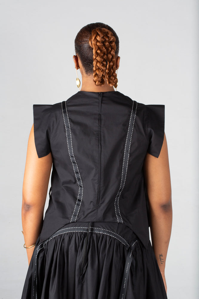 Angalia Mwezi Top- Round Neckline Top, A Line Shape With A Belt
