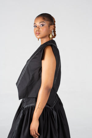 Angalia Mwezi Top- Round Neckline Top, A Line Shape With A Belt