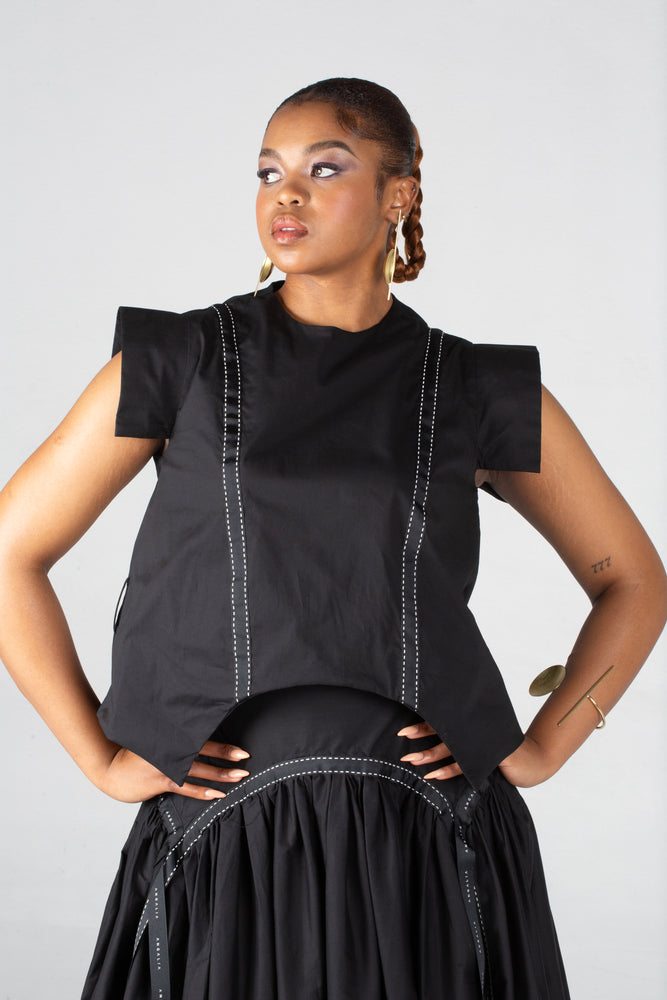Angalia Mwezi Top- Round Neckline Top, A Line Shape With A Belt