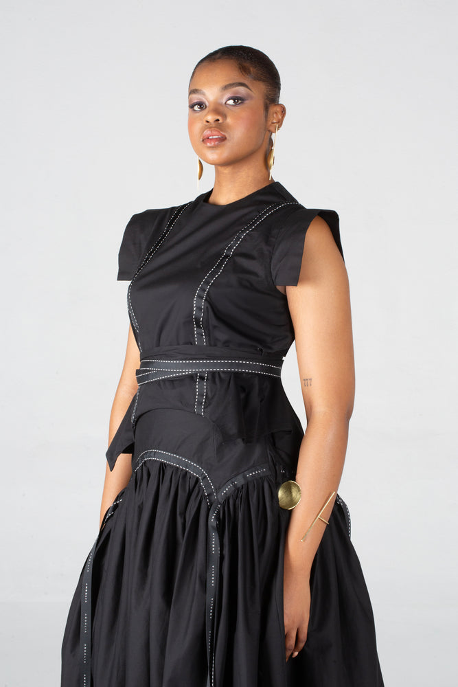 Angalia Mwezi Top- Round Neckline Top, A Line Shape With A Belt
