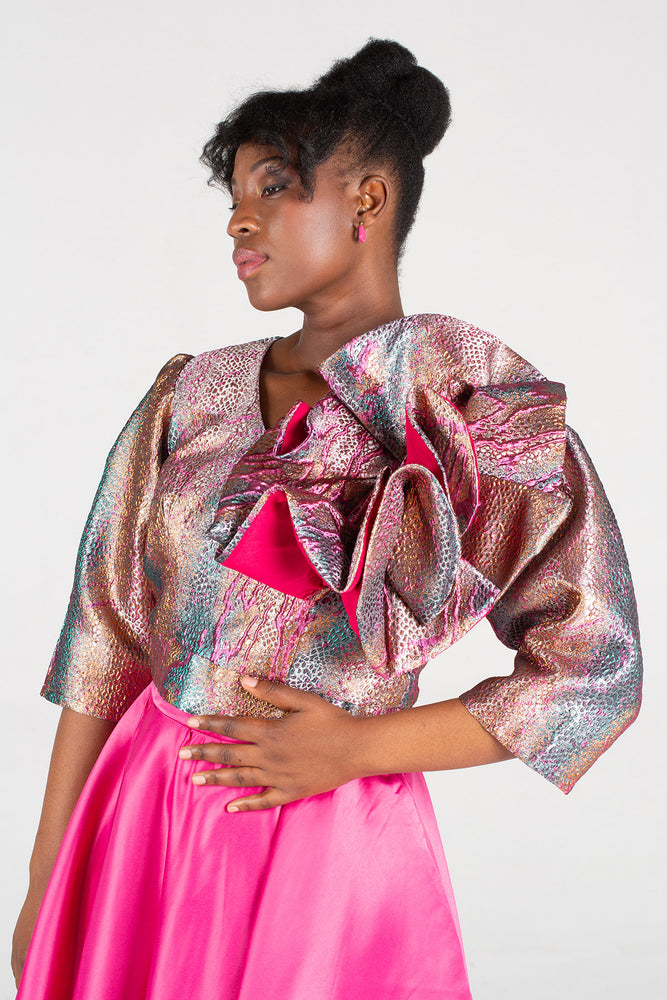 Du Confidence Dramatic Classy Crop Top