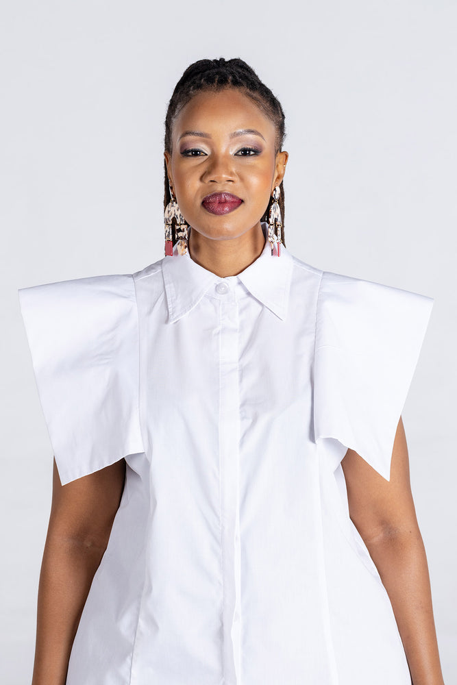 Frida White Top And Red Tie