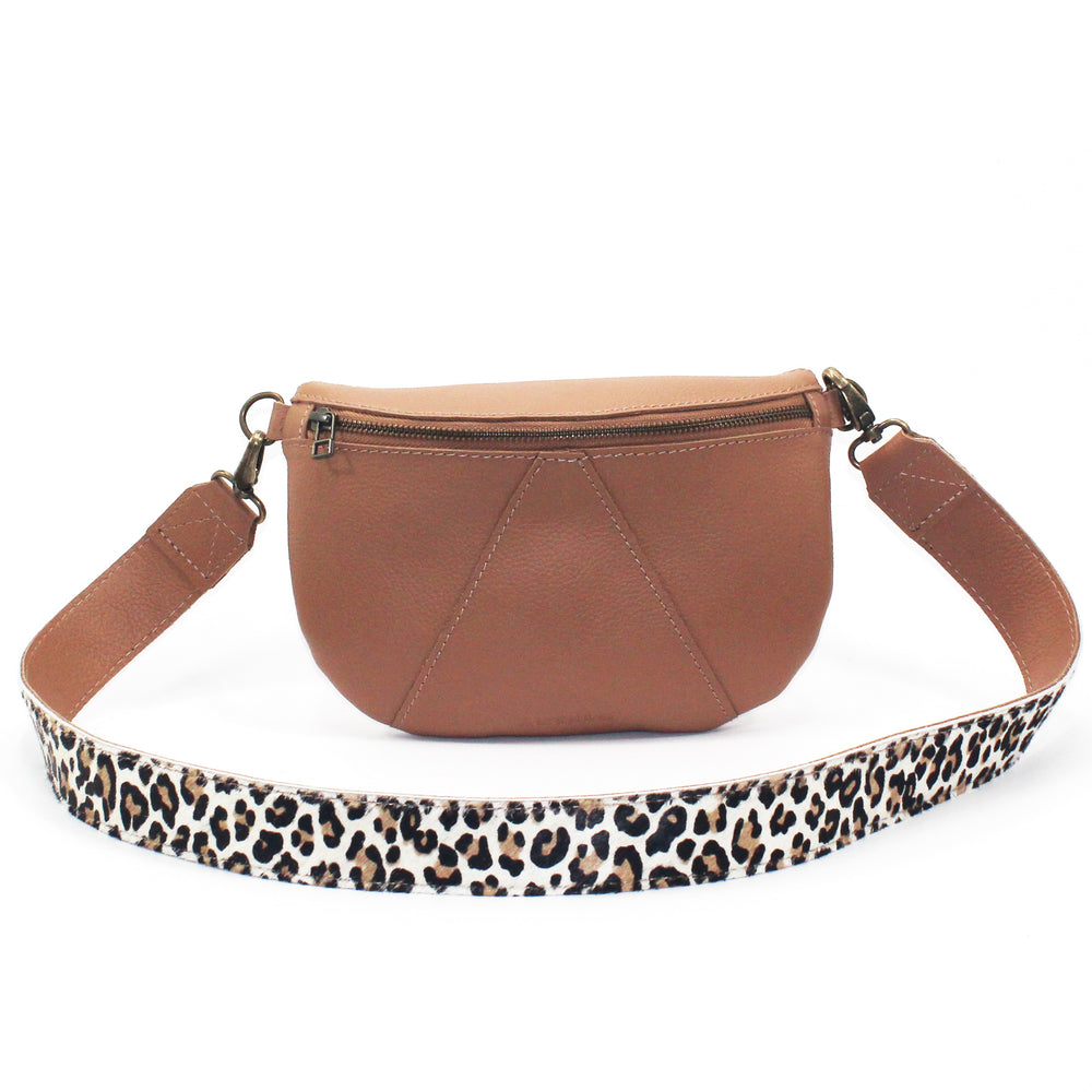 
            
                Load image into Gallery viewer, Antelo Ruby Eclipse Leather Crossbody - Iced Coffee With Baby Leopard Strap
            
        
